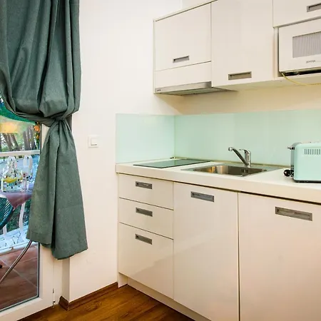 Apartman Lavica Bellevue & *
