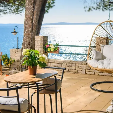 Lavica Bellevue & Apartman