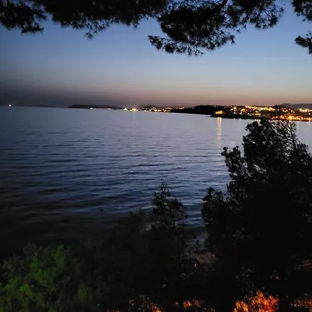 Lavica Bellevue & Apartman *